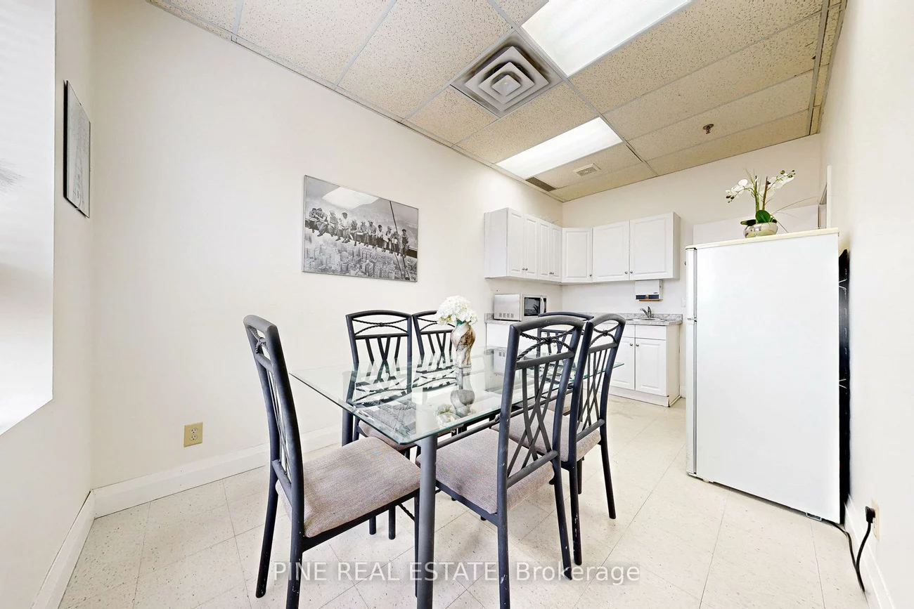 61, Advance, Islington-City Centre West, Toronto