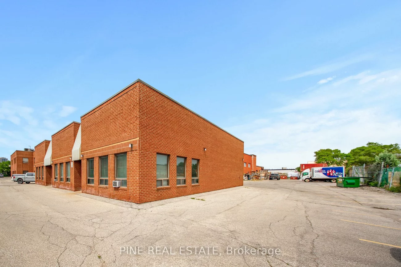 61, Advance, Islington-City Centre West, Toronto
