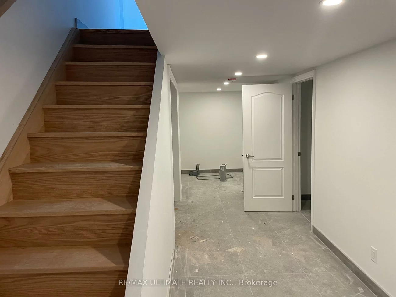 140, Rogers Rd, Caledonia-Fairbank, Toronto