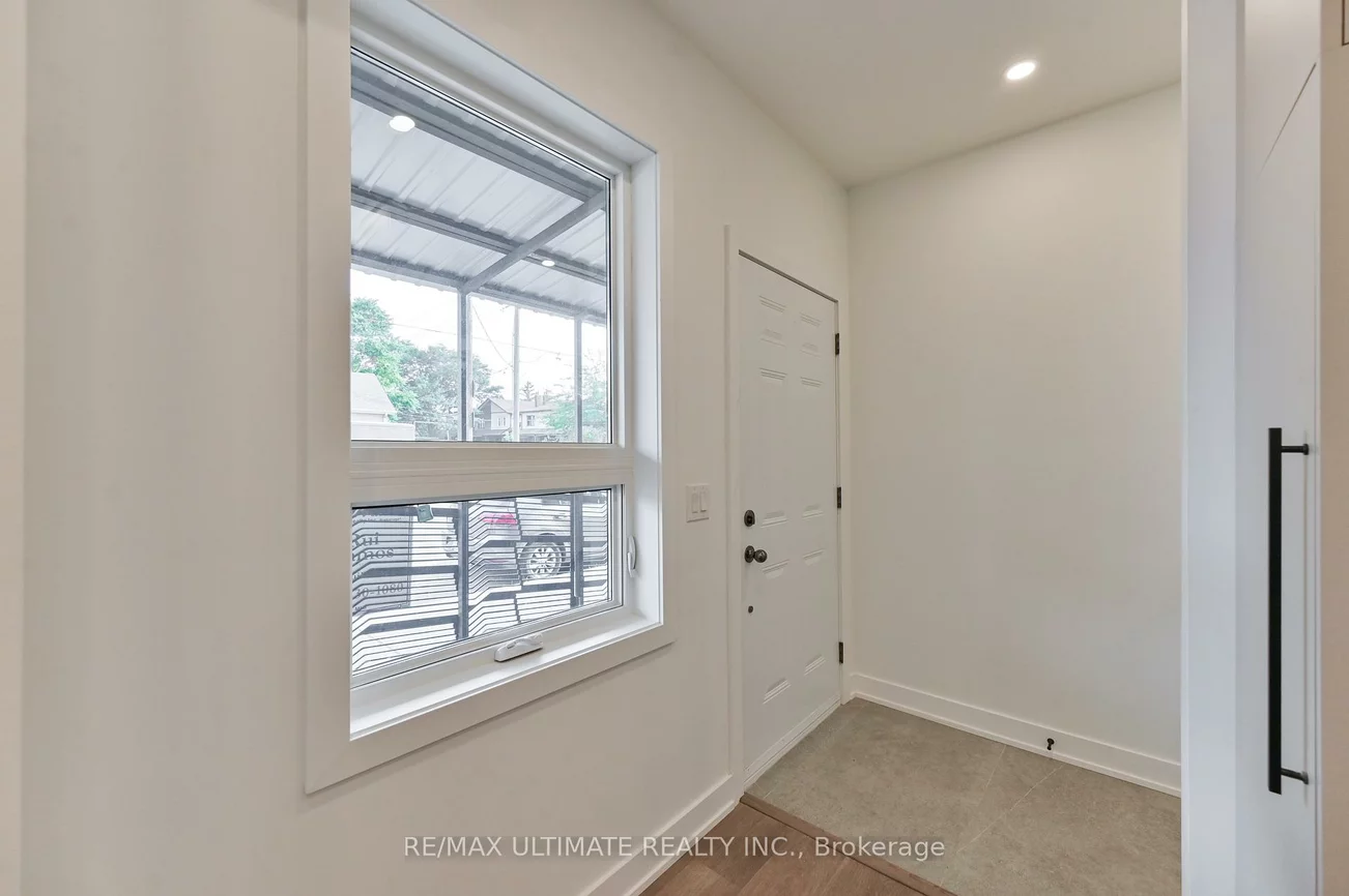 140, Rogers Rd, Caledonia-Fairbank, Toronto