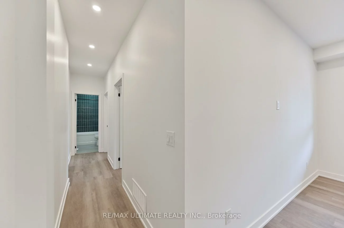 140, Rogers Rd, Caledonia-Fairbank, Toronto
