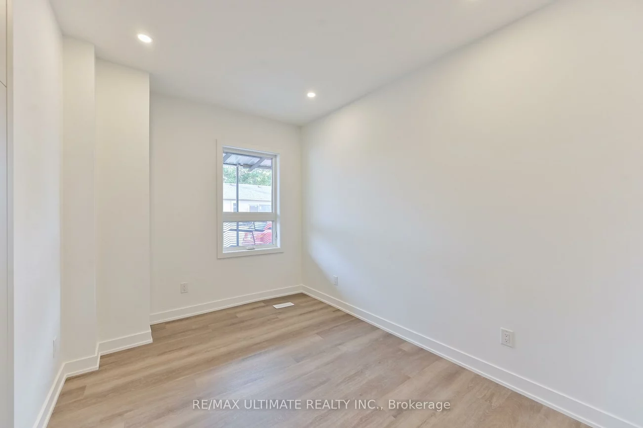 140, Rogers Rd, Caledonia-Fairbank, Toronto