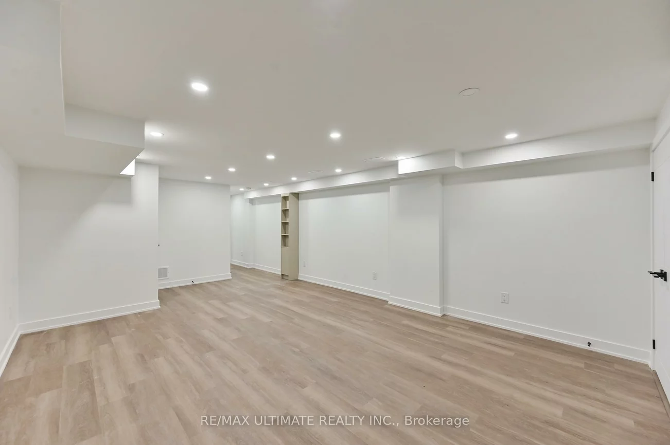 140, Rogers Rd, Caledonia-Fairbank, Toronto