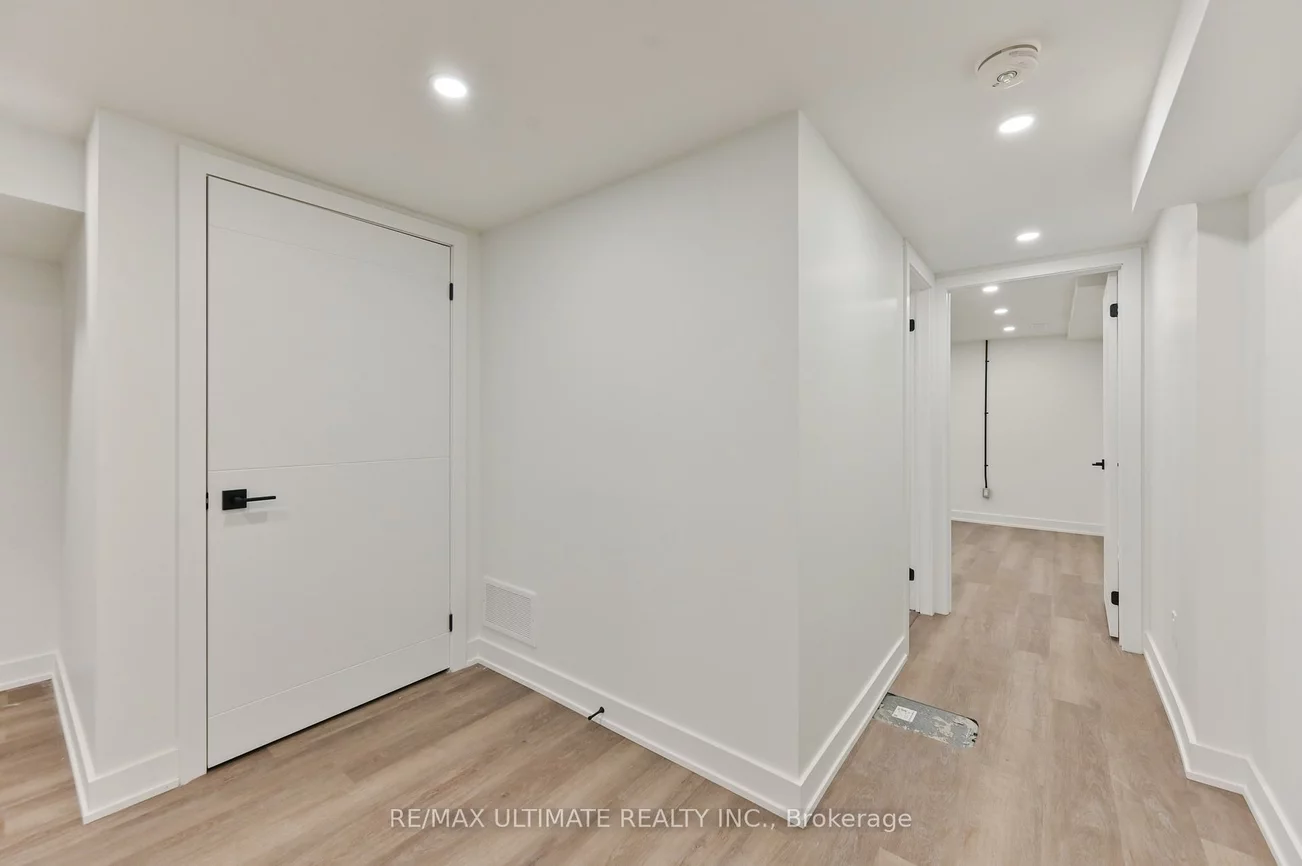 140, Rogers Rd, Caledonia-Fairbank, Toronto