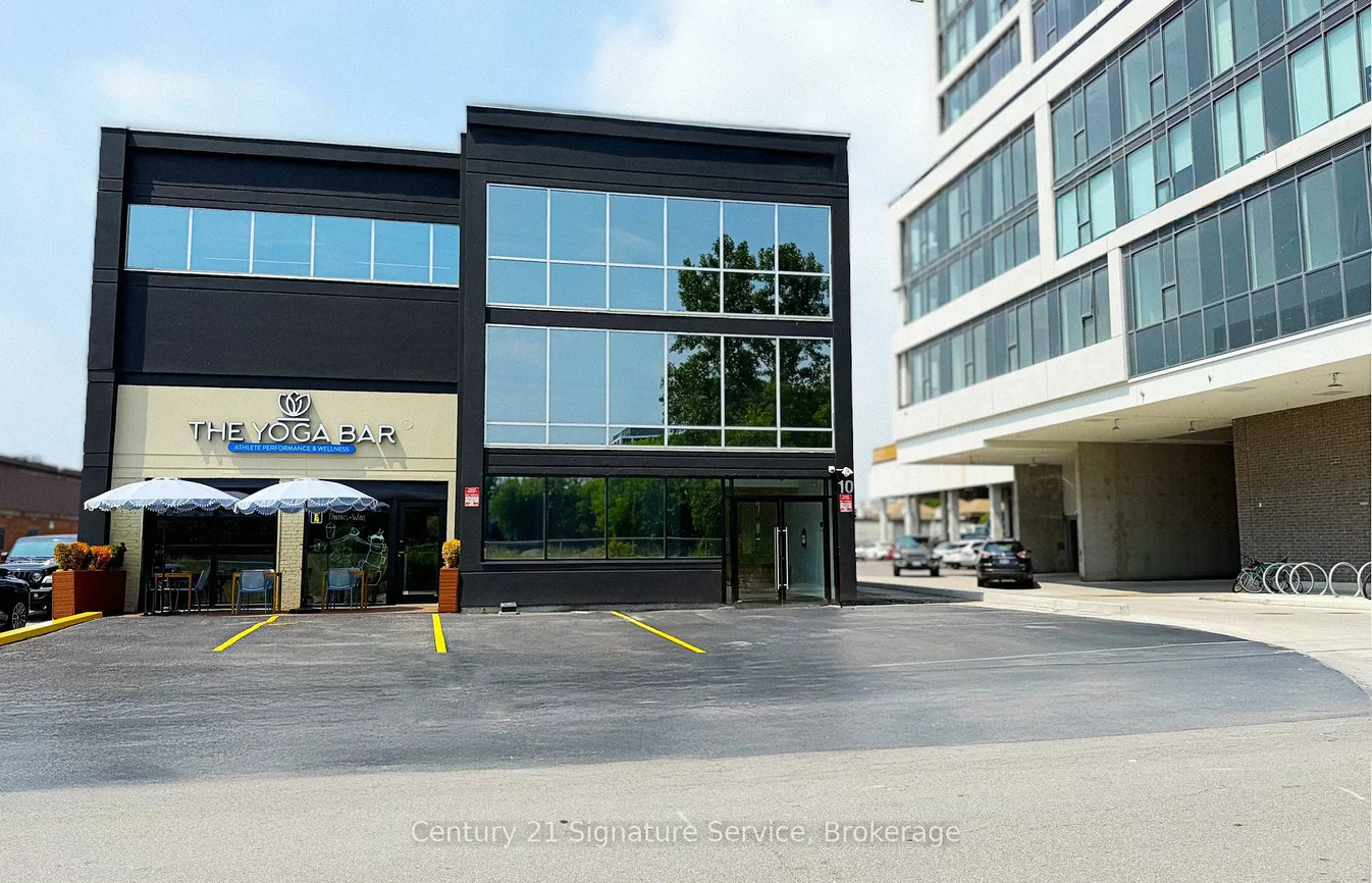 10, Plastics, Stonegate-Queensway, Toronto