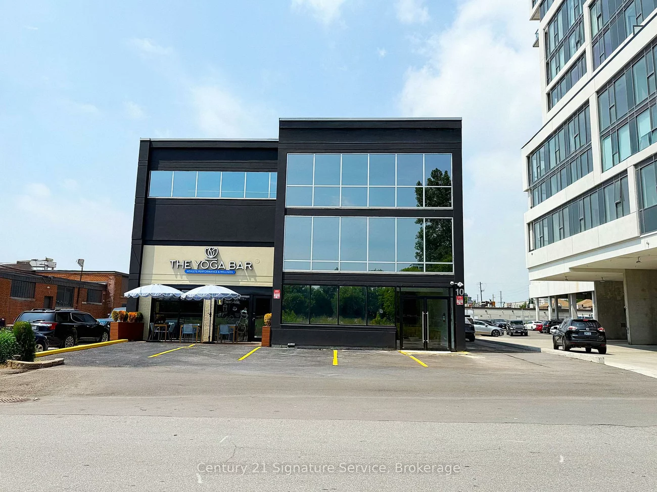 10, Plastics, Stonegate-Queensway, Toronto