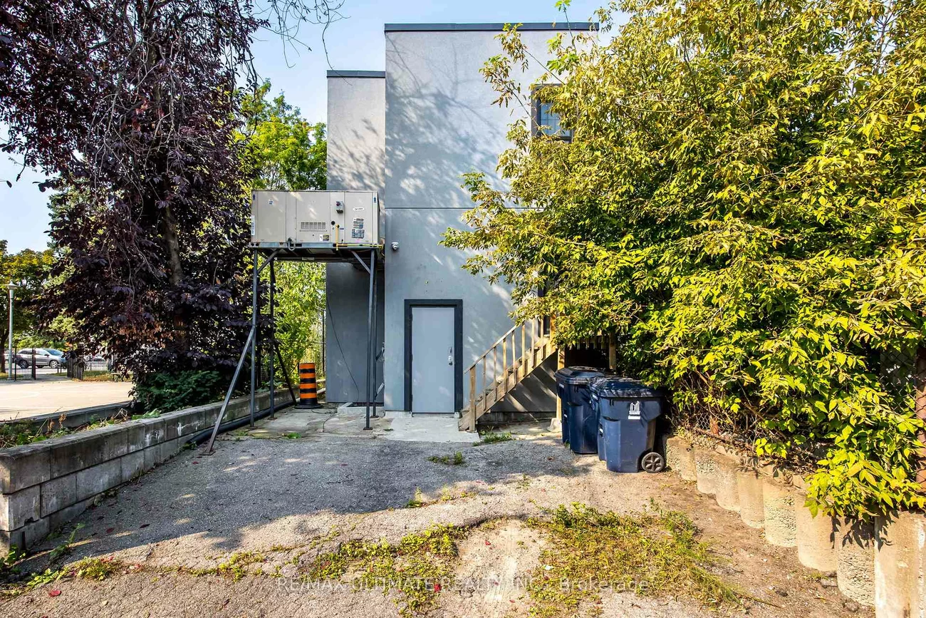 603, Keele, Junction Area, Toronto
