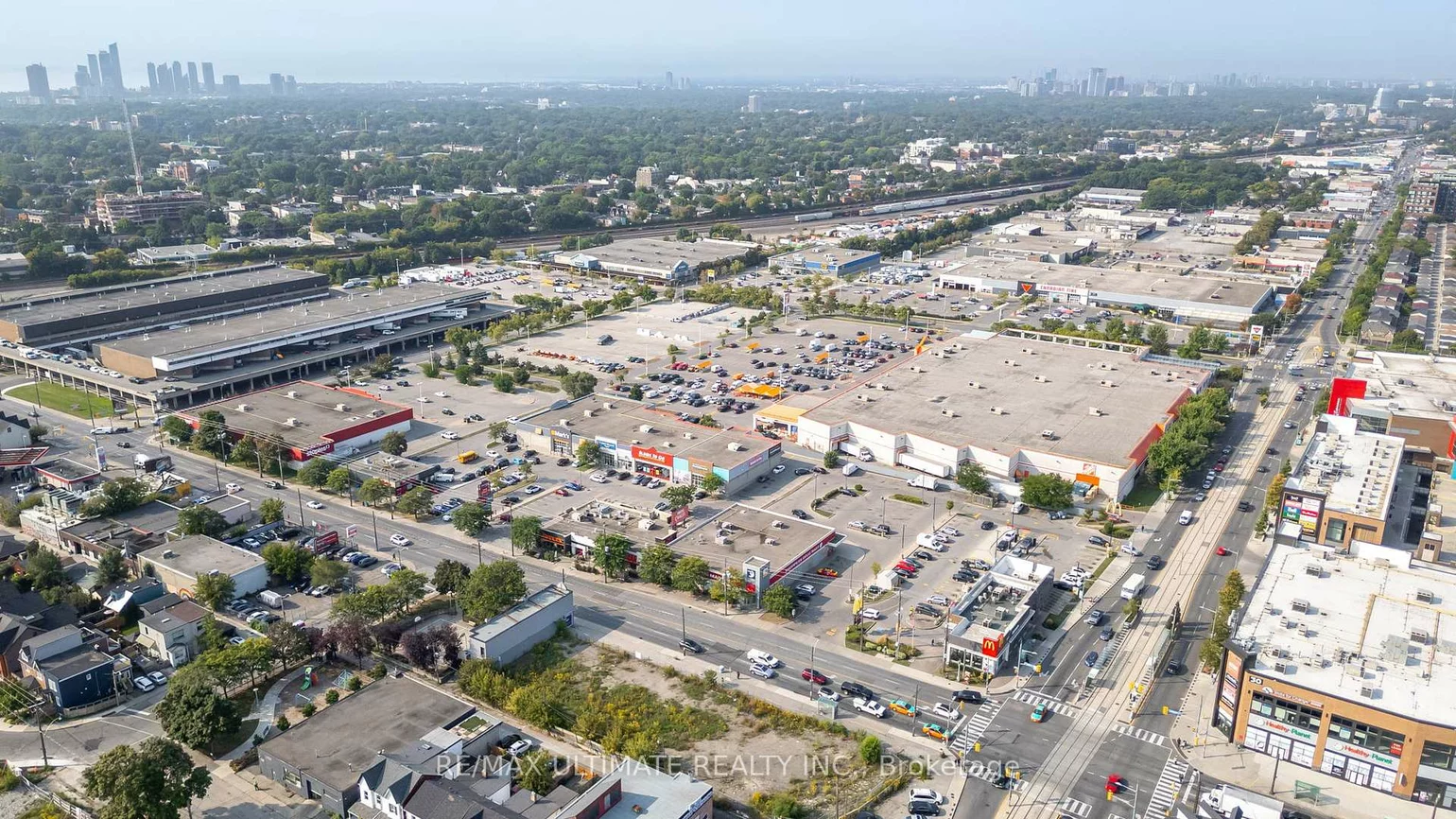 603, Keele, Junction Area, Toronto