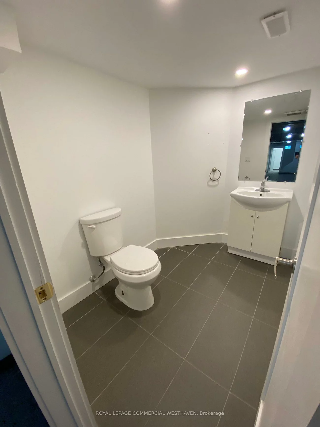 2032, Eglinton, Briar Hill-Belgravia, Toronto