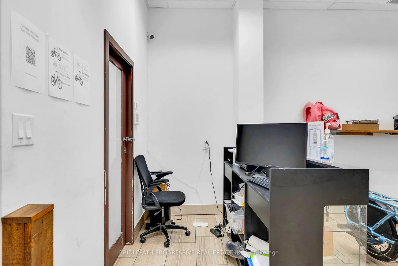 1644, Bloor, High Park North, Toronto