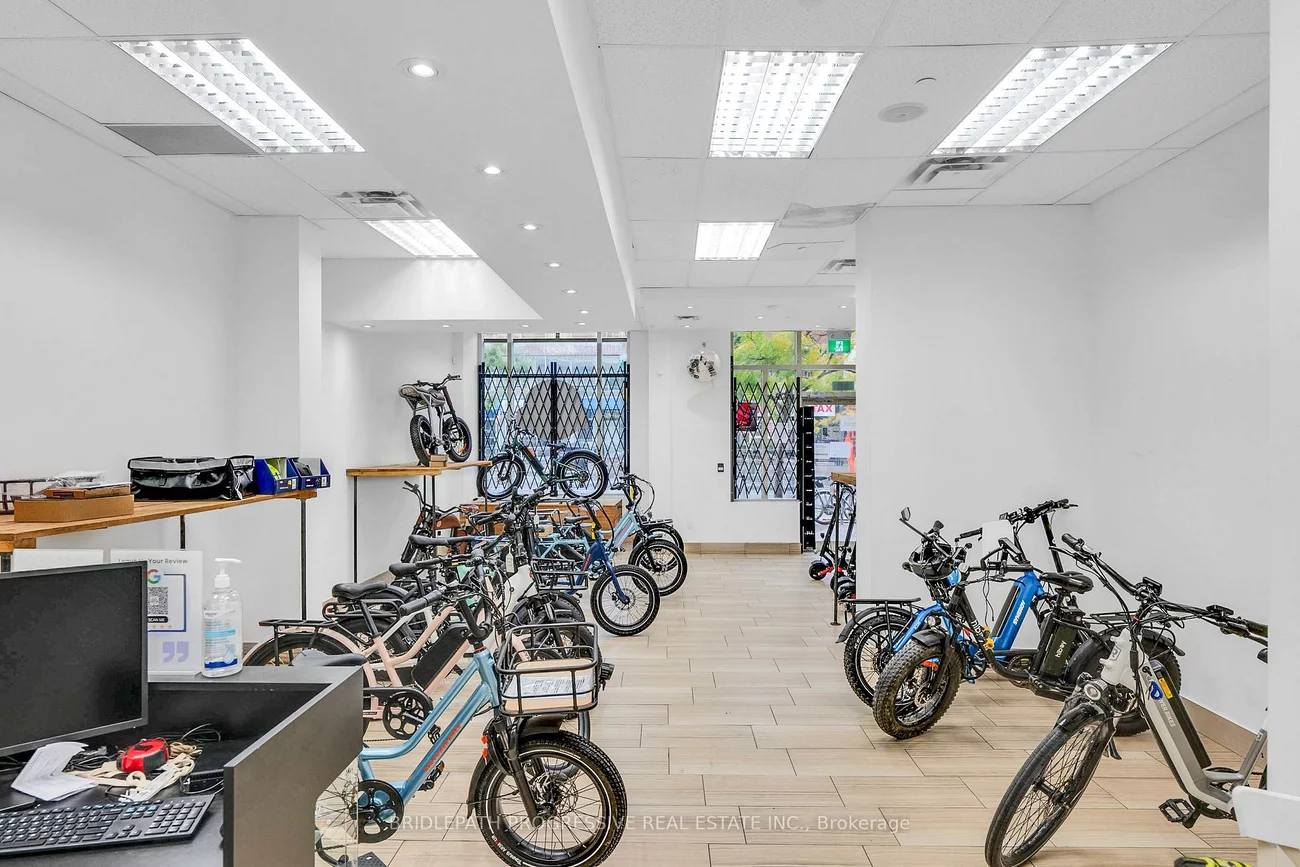 1644, Bloor, High Park North, Toronto