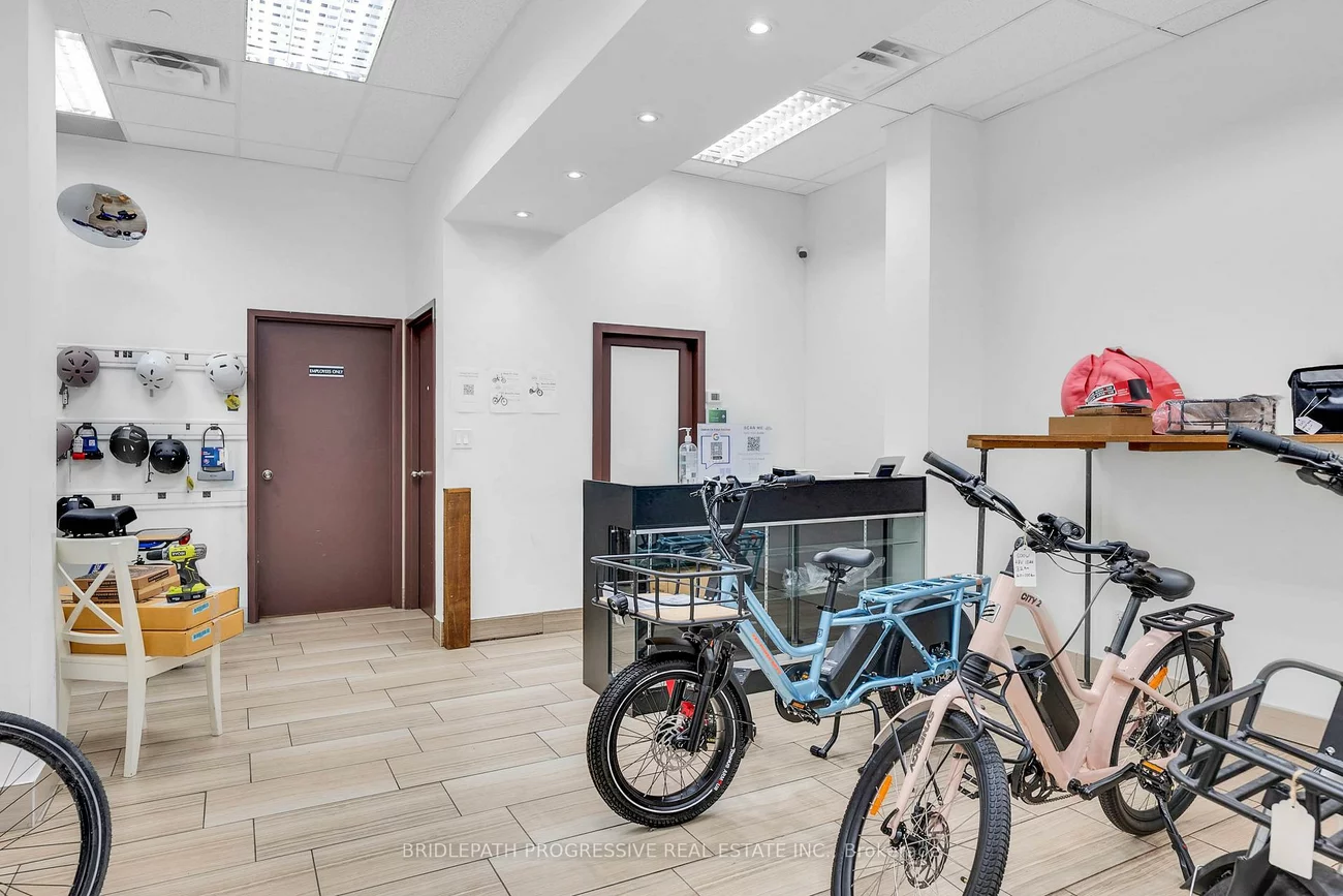 1644, Bloor, High Park North, Toronto