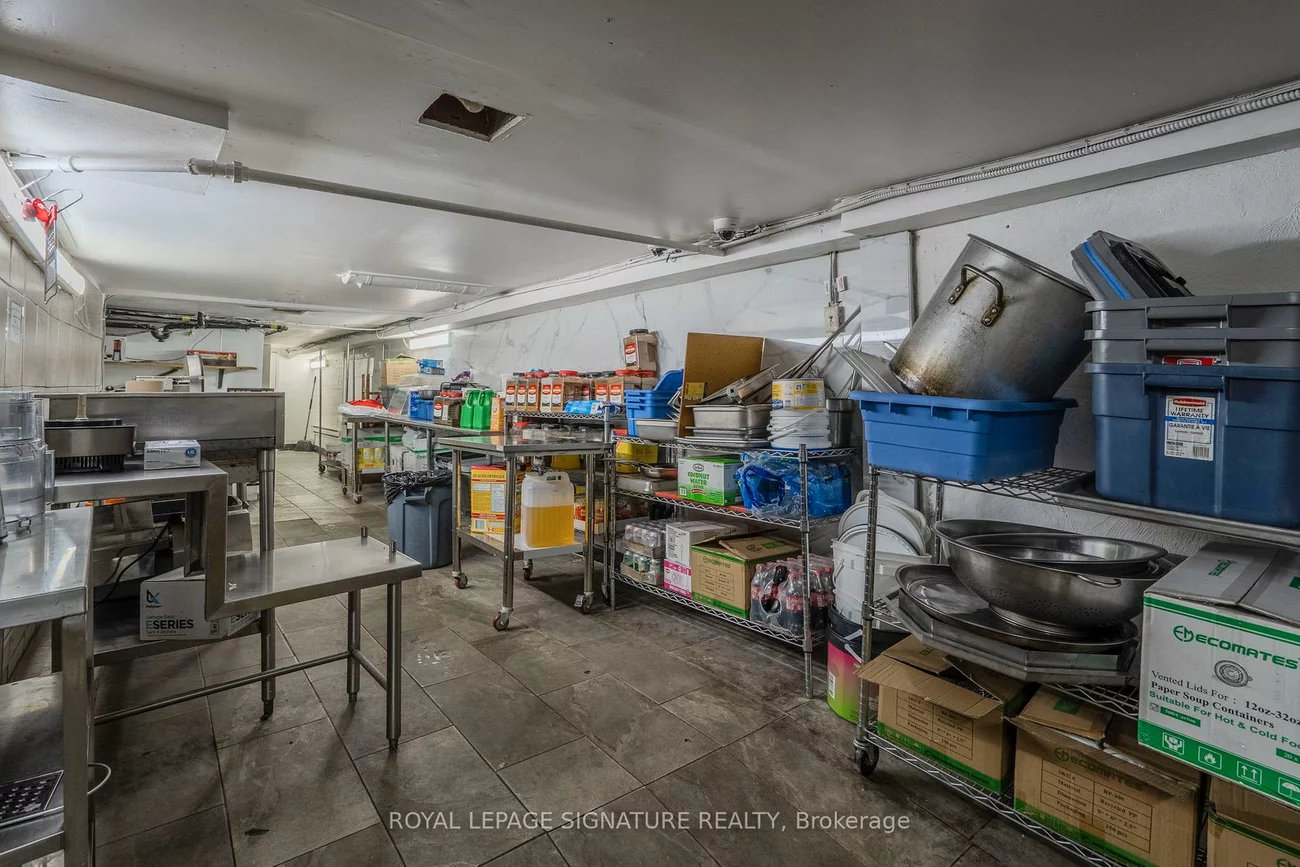 1106, Bloor, Dovercourt-Wallace Emerson-Junction, Toronto