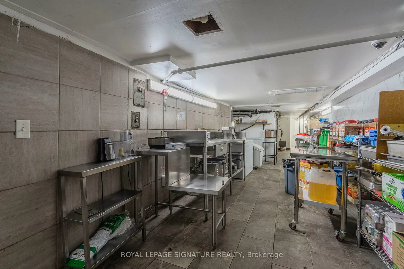 1106, Bloor, Dovercourt-Wallace Emerson-Junction, Toronto