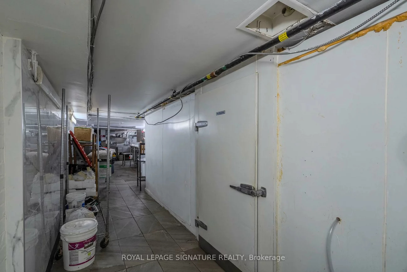 1106, Bloor, Dovercourt-Wallace Emerson-Junction, Toronto