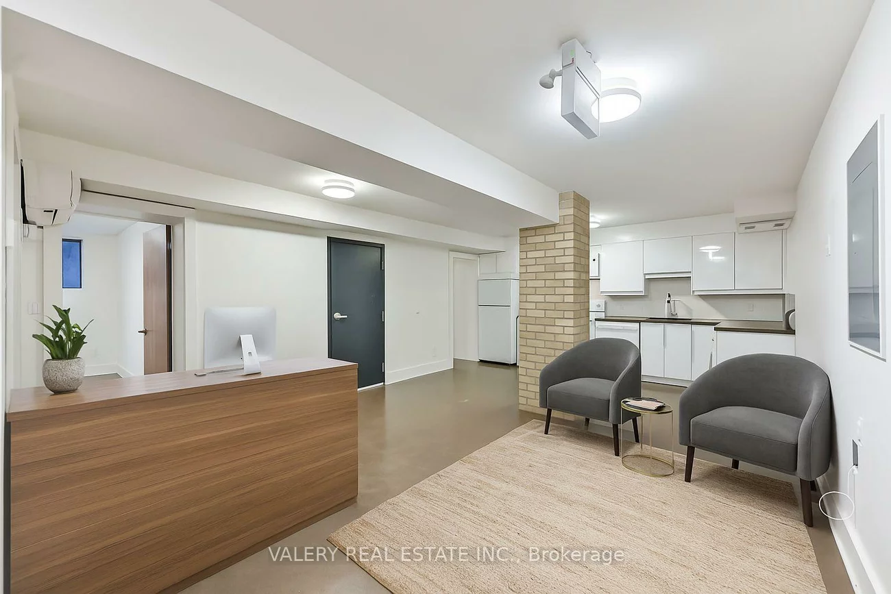 1189, Lawrence, Yorkdale-Glen Park, Toronto