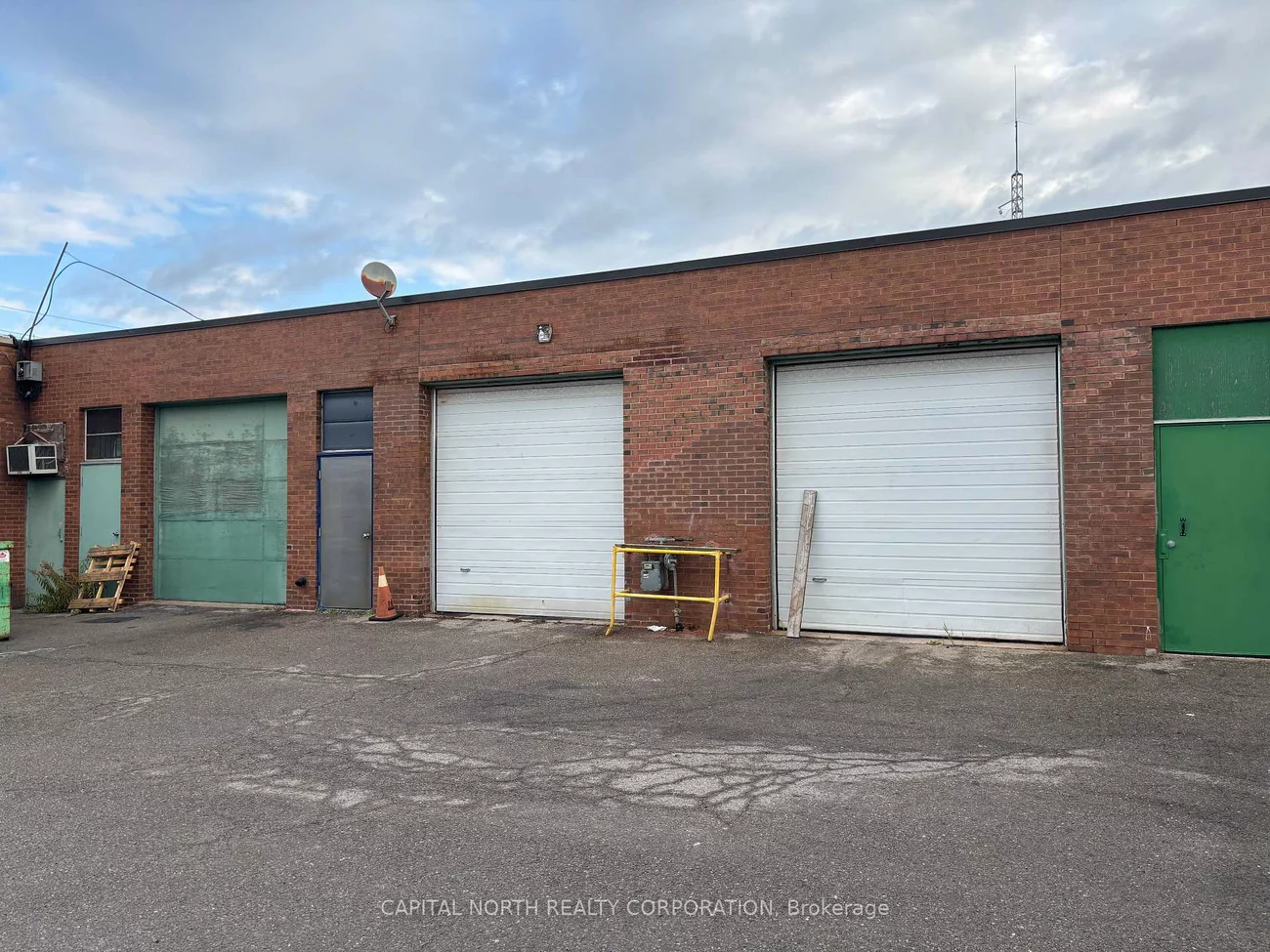 4367, Steeles, Black Creek, Toronto