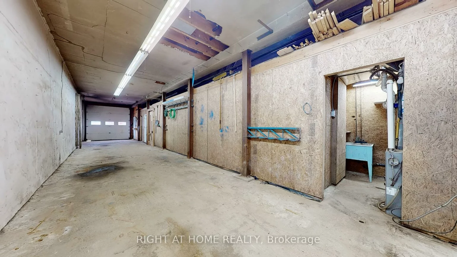 48, Hyde, Keelesdale-Eglinton West, Toronto