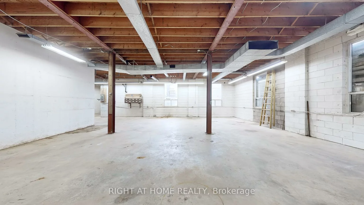 48, Hyde, Keelesdale-Eglinton West, Toronto