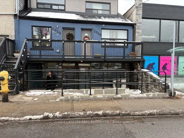 2058, Dufferin, Caledonia-Fairbank, Toronto