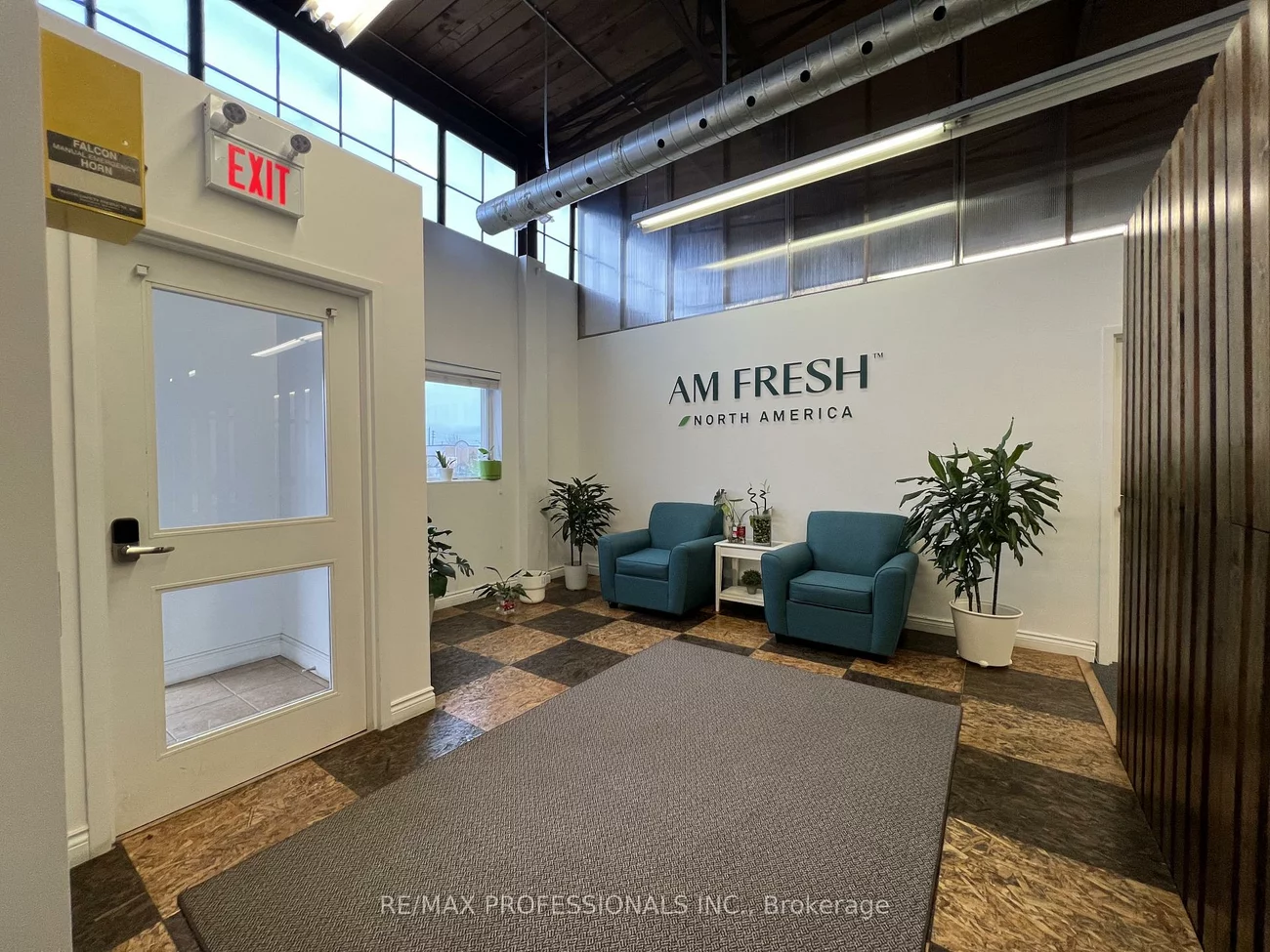 130, North Queen, Islington-City Centre West, Toronto