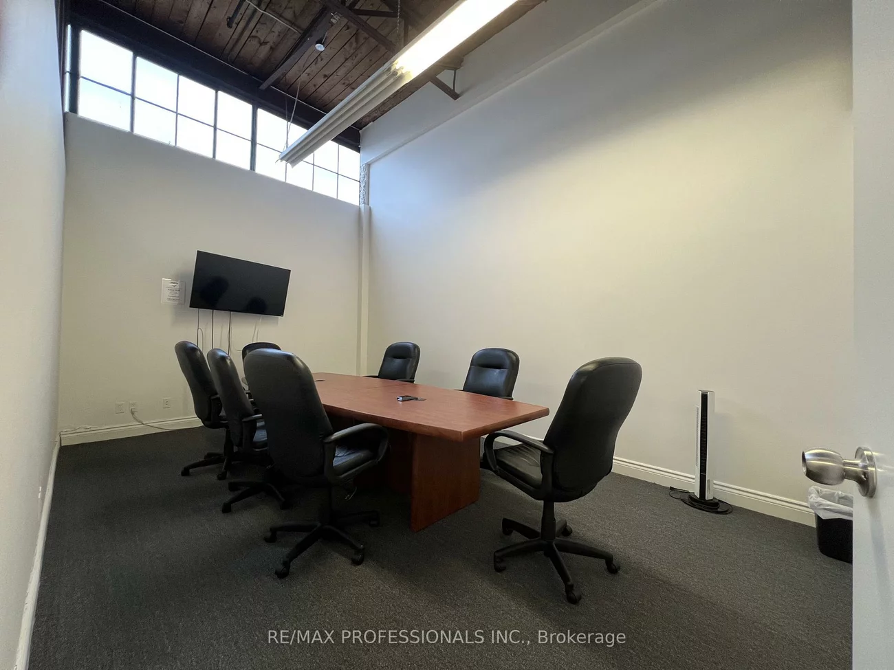 130, North Queen, Islington-City Centre West, Toronto