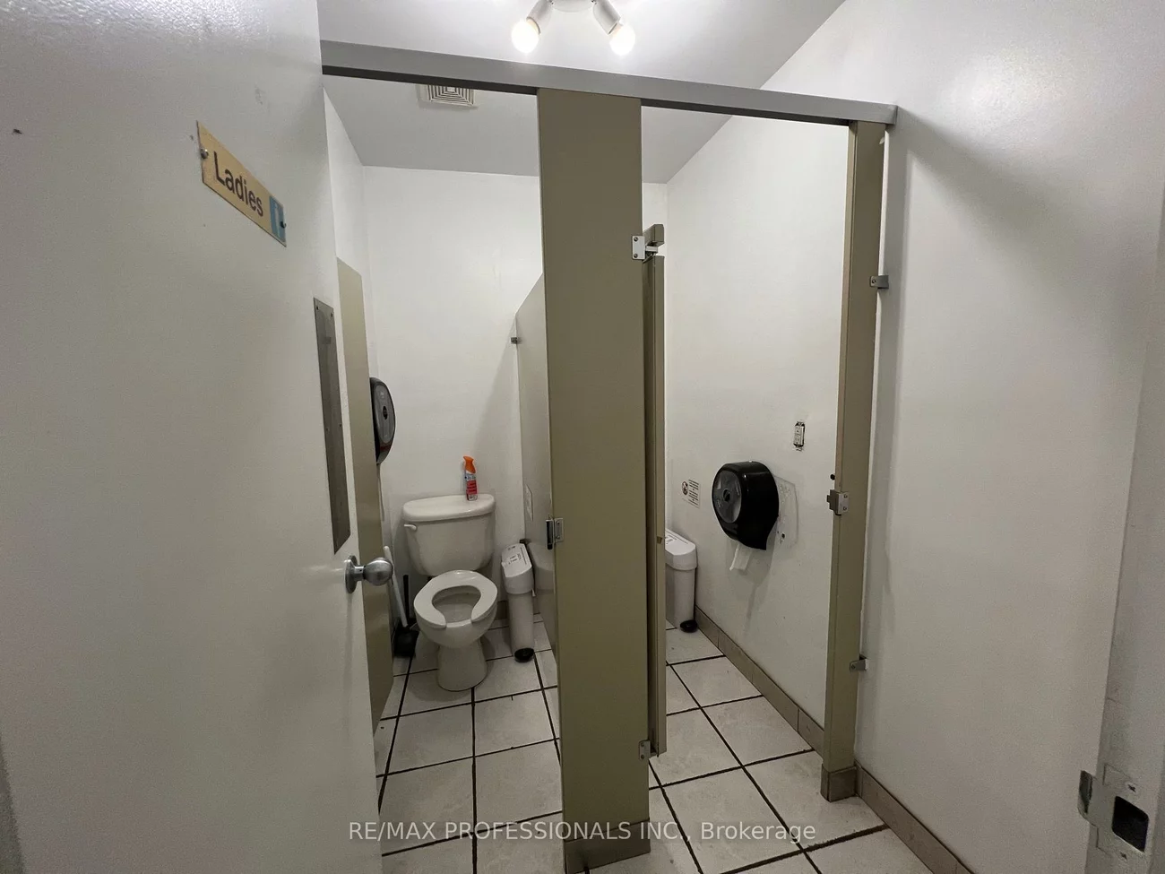 130, North Queen, Islington-City Centre West, Toronto