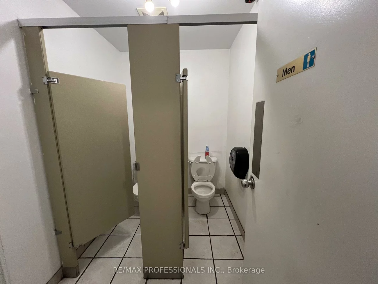 130, North Queen, Islington-City Centre West, Toronto