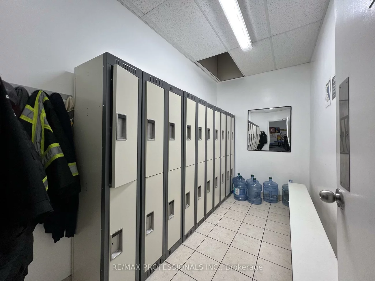 130, North Queen, Islington-City Centre West, Toronto