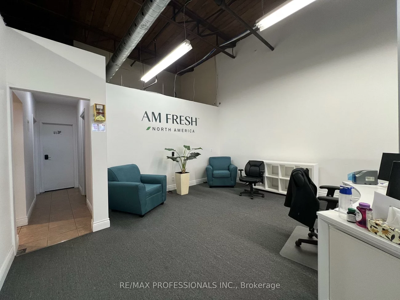 130, North Queen, Islington-City Centre West, Toronto