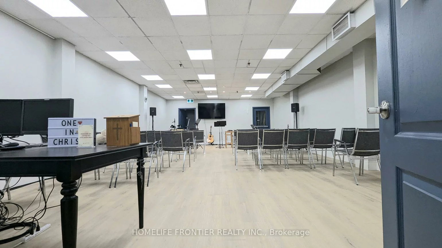 325, Weston, Rockcliffe-Smythe, Toronto