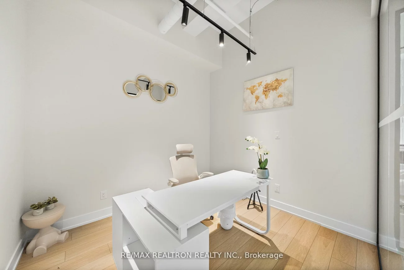 68, Jutland, Islington-City Centre West, Toronto