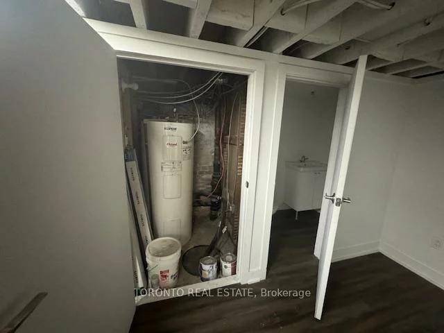 1580, Queen, South Parkdale, Toronto