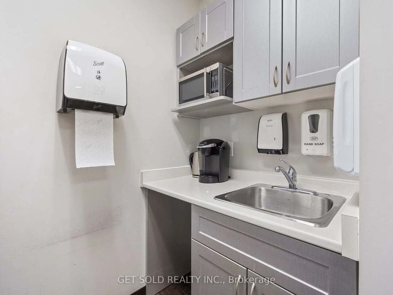650, Fenmar, Humber Summit, Toronto