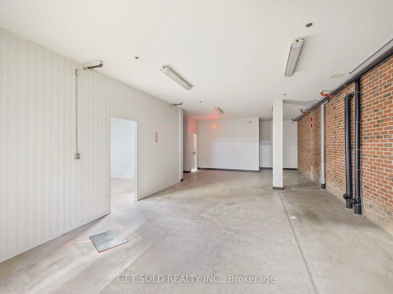 650, Fenmar, Humber Summit, Toronto