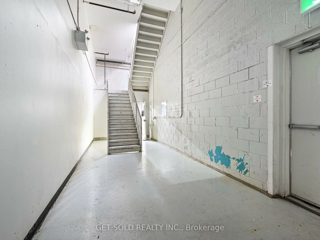 650, Fenmar, Humber Summit, Toronto