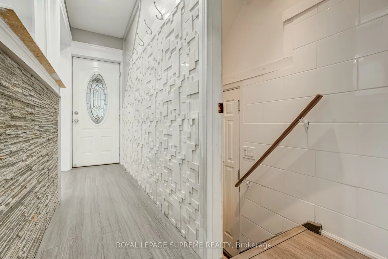 118, Runnymede, High Park-Swansea, Toronto