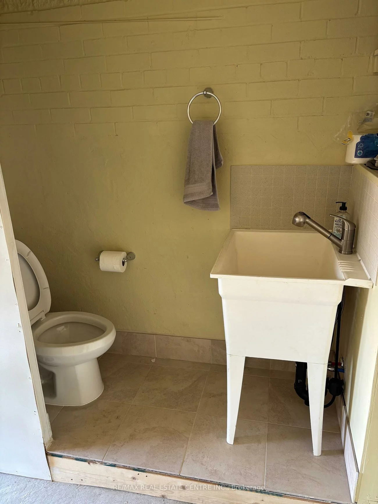 16, Nashville, Keelesdale-Eglinton West, Toronto