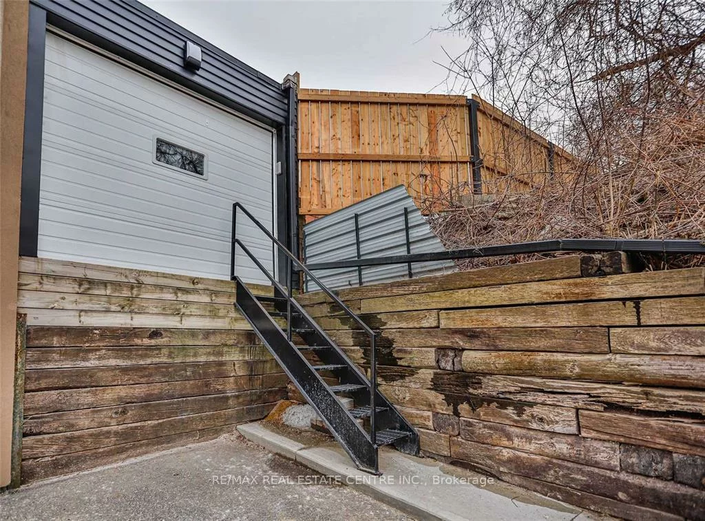 16, Nashville, Keelesdale-Eglinton West, Toronto