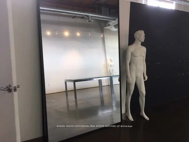 90, Wingold, Yorkdale-Glen Park, Toronto