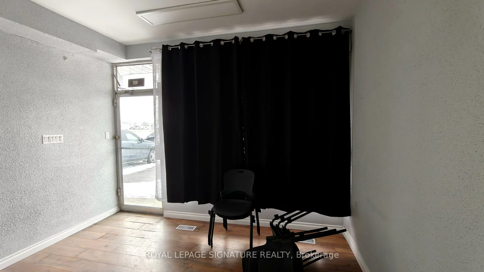 840, Brown's, Alderwood, Toronto