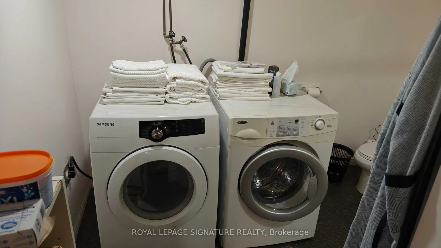 840, Brown's, Alderwood, Toronto