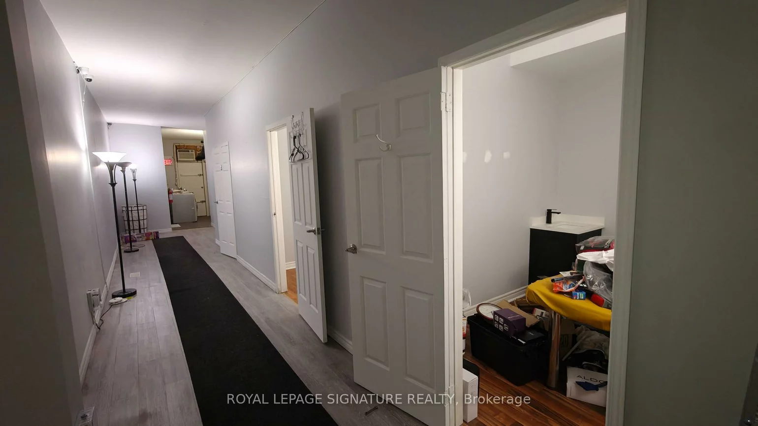 840, Brown's, Alderwood, Toronto