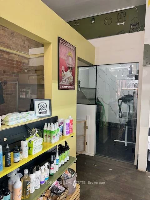 2741, Dundas, Junction Area, Toronto