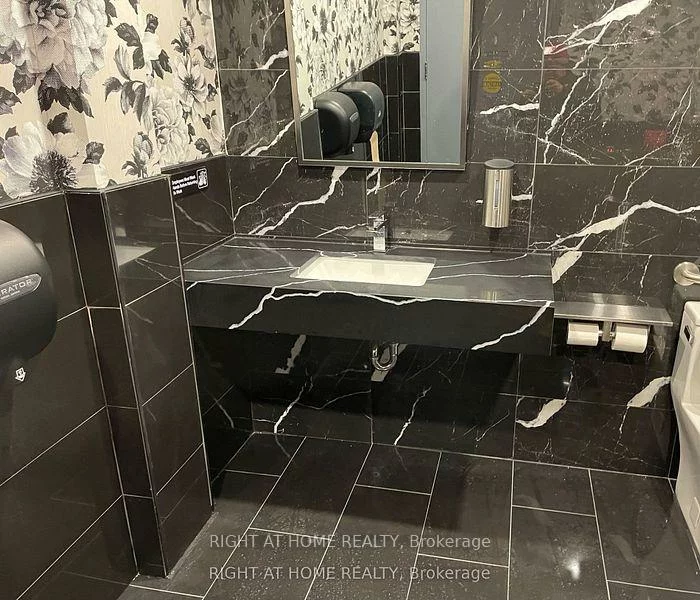 38, Via Bagnato, Yorkdale-Glen Park, Toronto