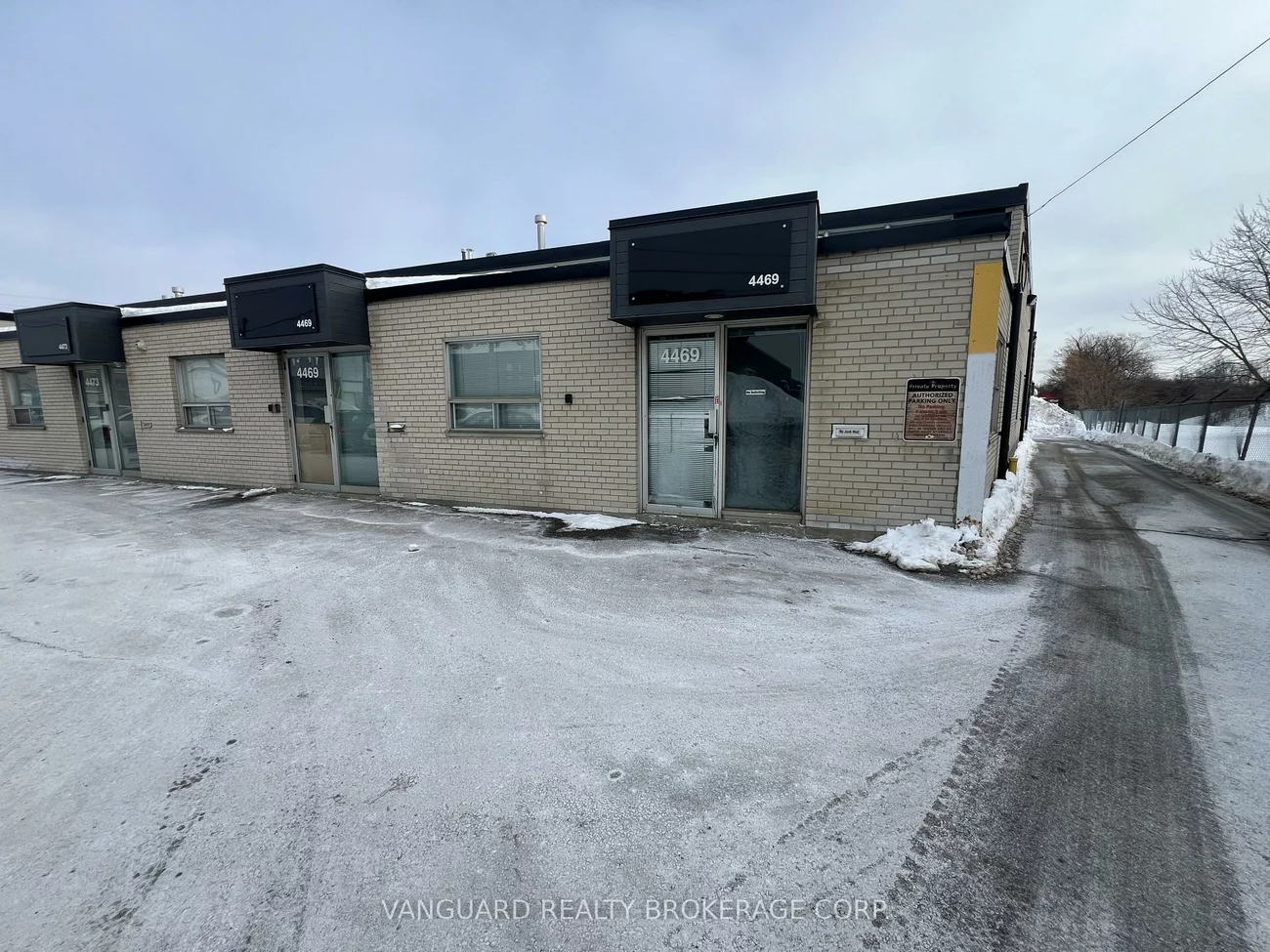 4469-4471, Chesswood, York University Heights, Toronto