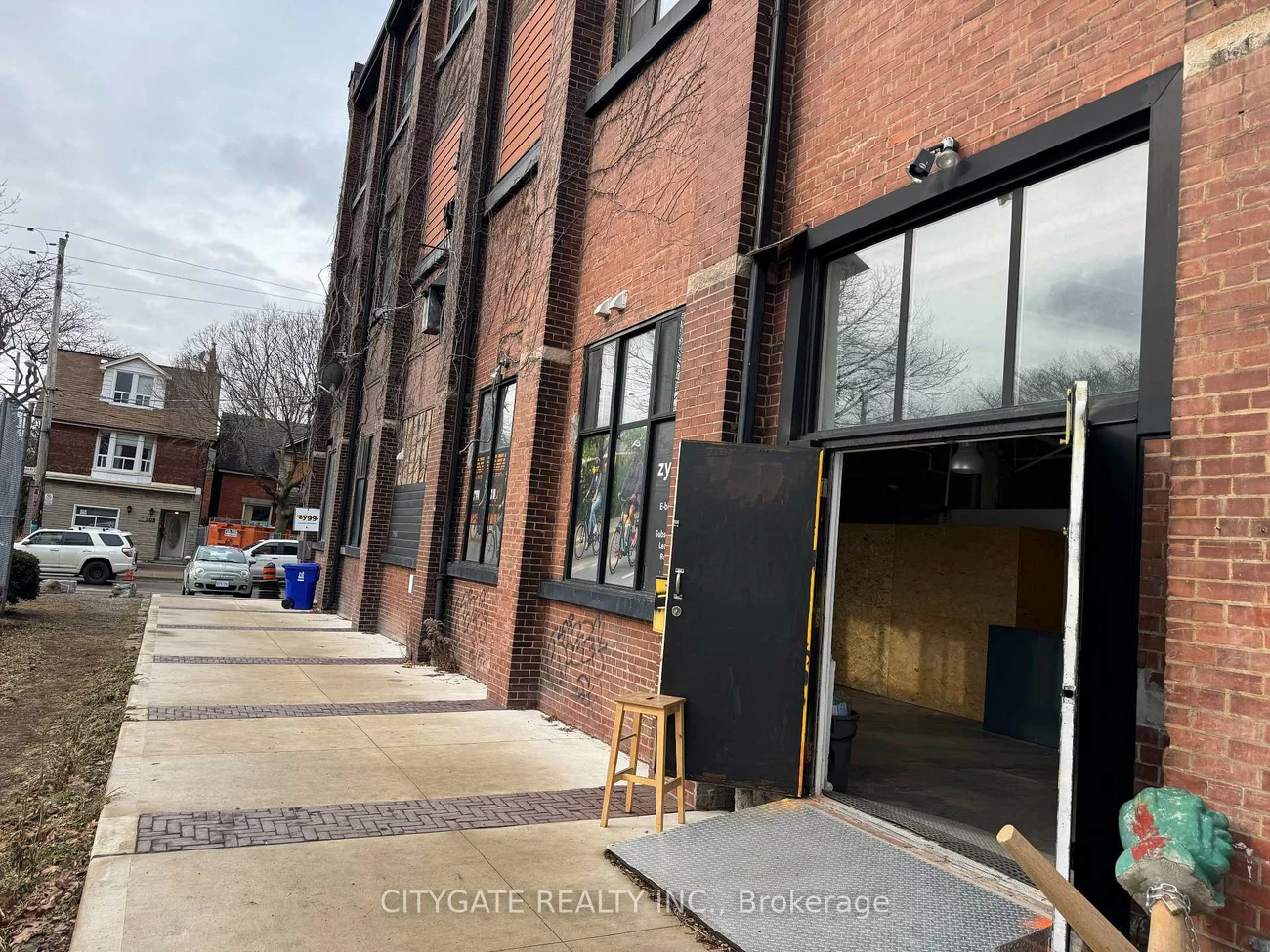 345, Sorauren, Roncesvalles, Toronto