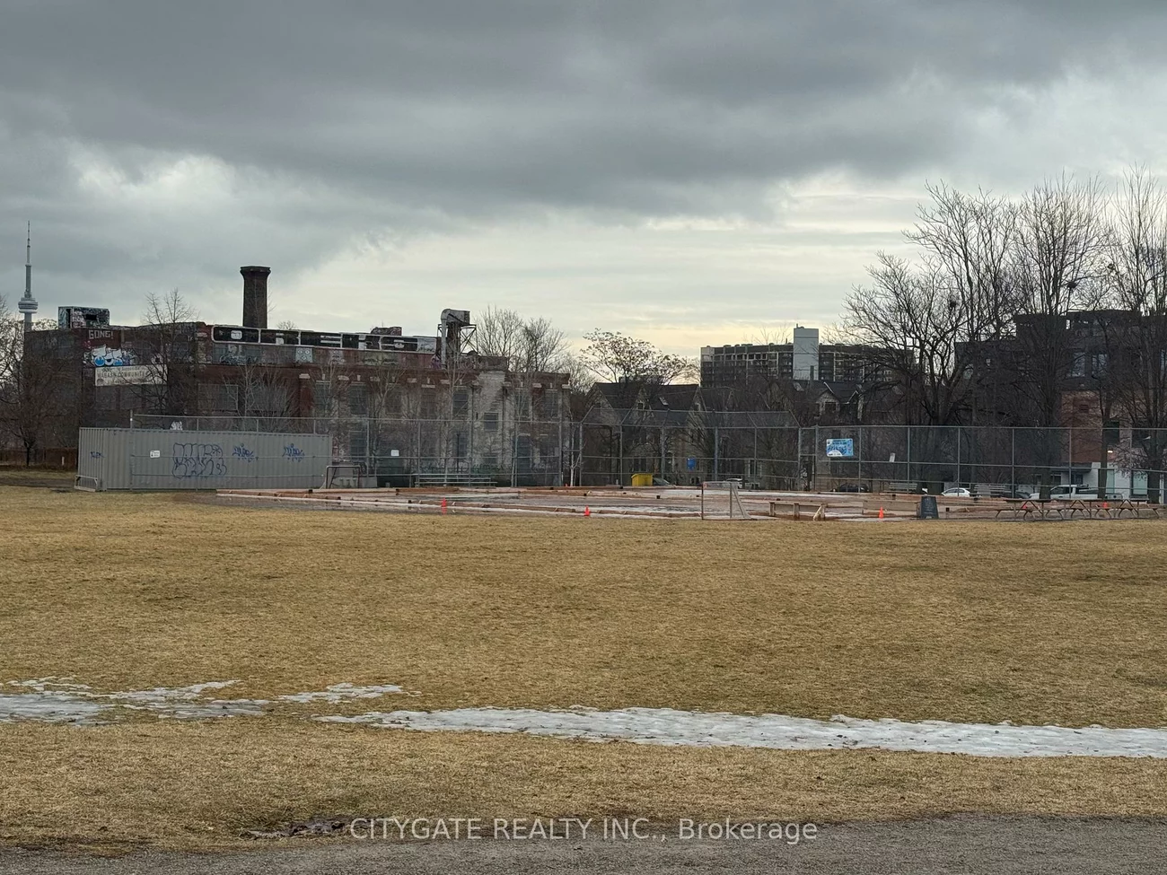 345, Sorauren, Roncesvalles, Toronto