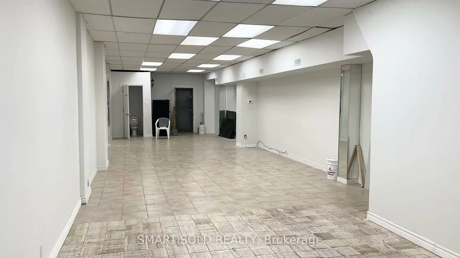 1590, Eglinton, Briar Hill-Belgravia, Toronto