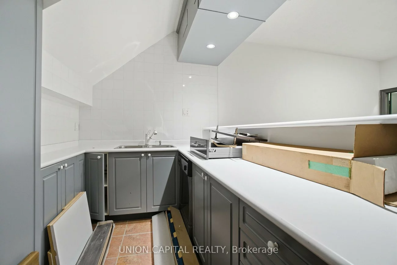 15, Airview, West Humber-Clairville, Toronto